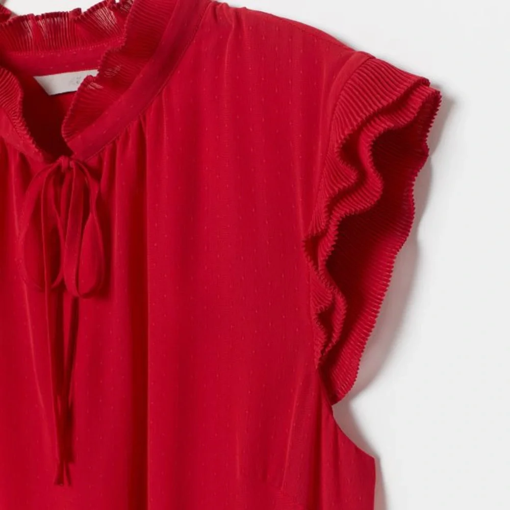 H&M red dress mini length cap sleeves elastic waist flowing material size 0 - Picture 2 of 15